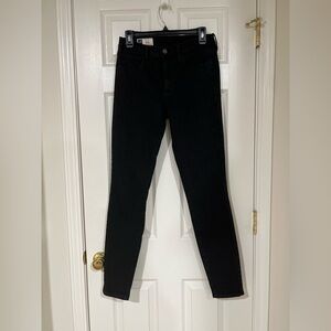 GAP Women's Classic Black Skinny Jeans NWOT